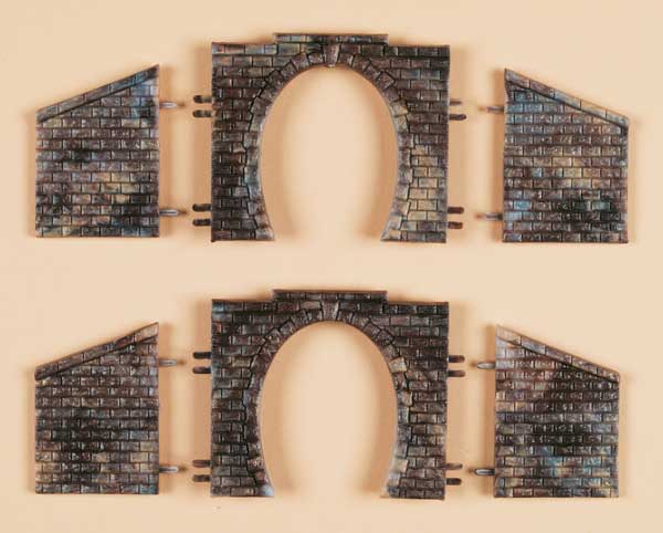 2 Single track tunnel portals<br /><a href='images/pictures/Auhagen/44619.jpg' target='_blank'>Full size image</a>